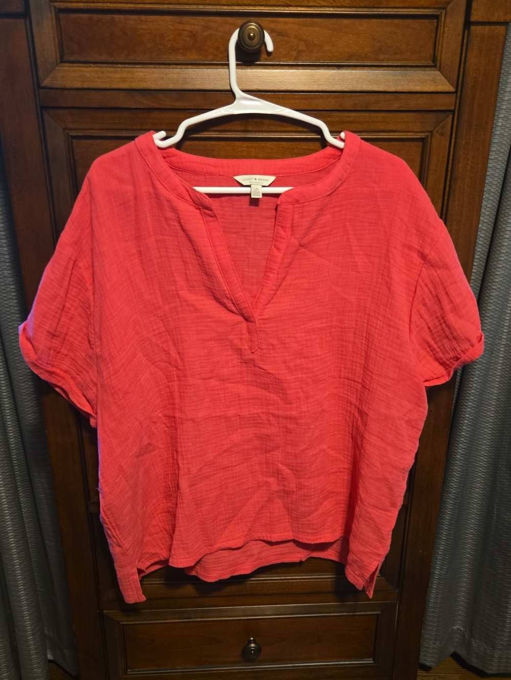 Lucky Brand Lightweight Split-Neck Women's Top in Coral Pink